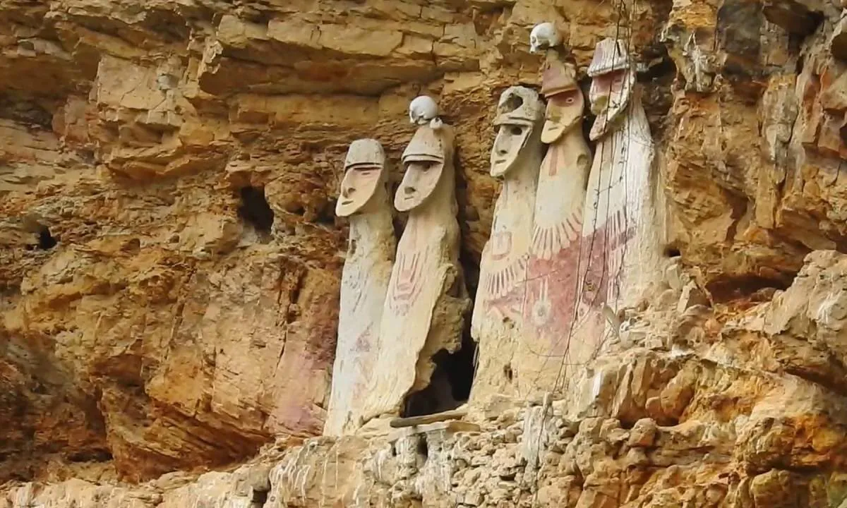 Sarcófagos de Karajía