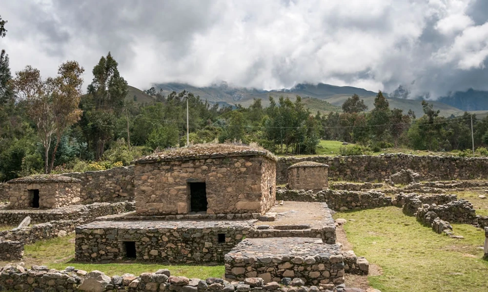 Passeio pela Cidade de Huaraz e Ruínas de Willcahuain | História e Cultura Andina